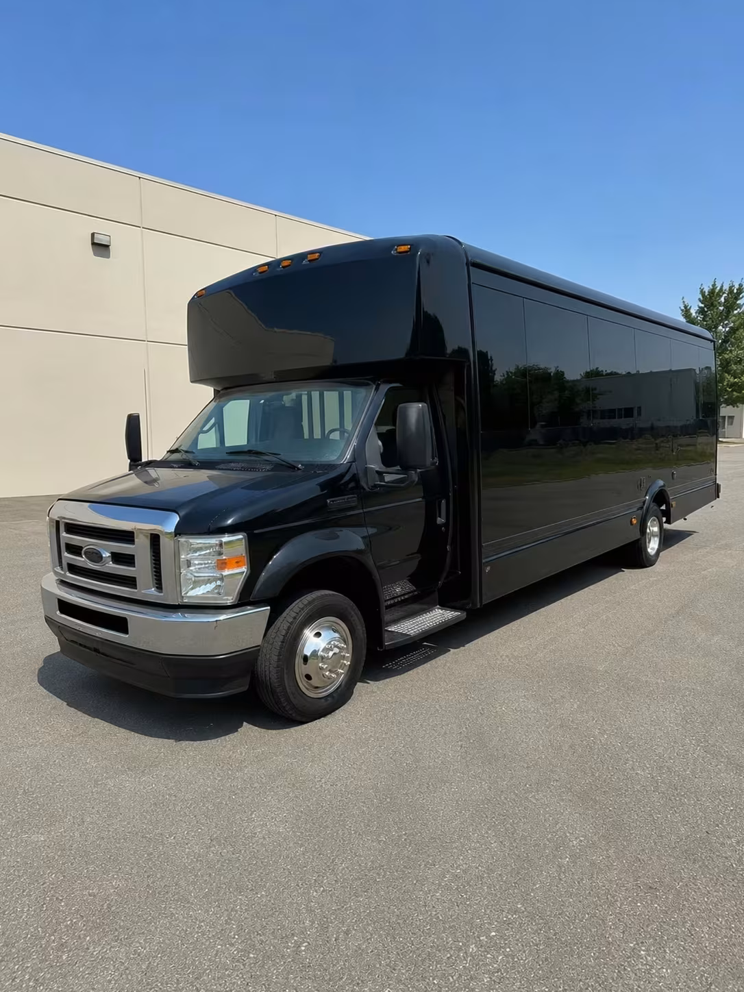 olathe party bus rentals for a full concert night out